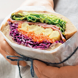 野菜たっぷり5色のサンドイッチ弁当